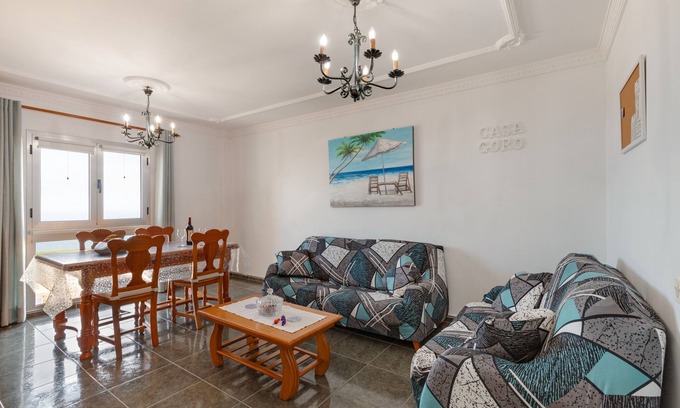 Tazacorte Casa | Casa de vacaciones 'Goro' con vistas al mar y Wi-Fi