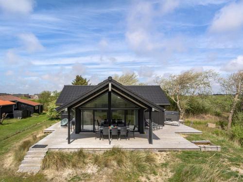 Lakolk Casa | Holiday Home Gubbe - 500m from the sea by Interhome