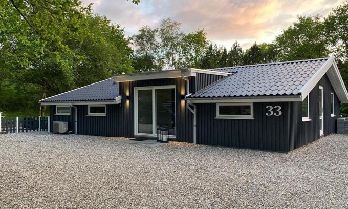 Skygge Casa | Holiday Home Hariette by Interhome
