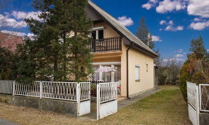 Balatonmariafurdo Casa | Casa vacacional en un barrio tranquilo