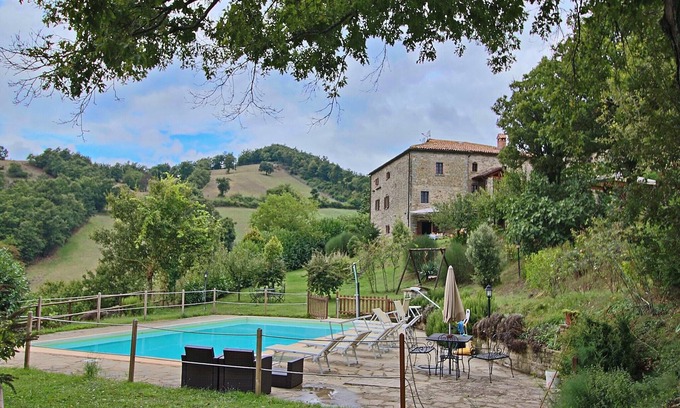 Apecchio Casa | Casa en Apecchio con Piscina y Terraza