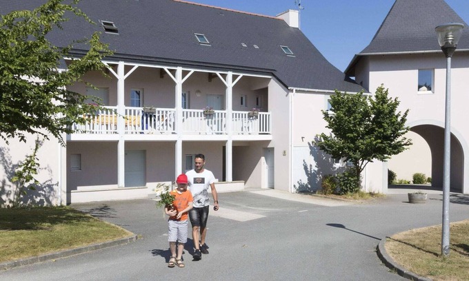 Le Tronchet Casa | Adosada casa de vacaciones en la hermosa Bretaña histórica