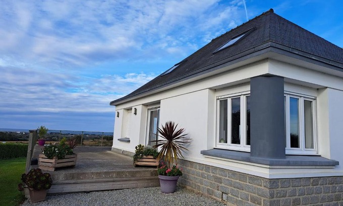 Cleder Casa | Holiday Home in Brittany with Sea Views