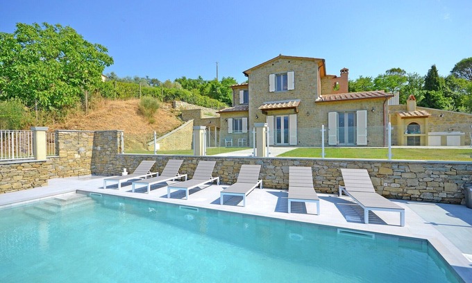 Ossaia Casa | Lujosa Villa en Cortona con Piscina