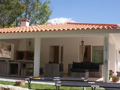 Covas Casa | Holiday Home in Covas with Eco Pool