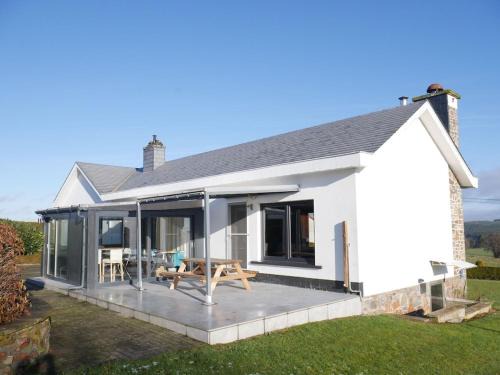 Lierneux Casa | Holiday Home in Lierneux with Private Garden