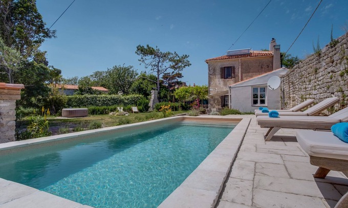 Mali Losinj Casa | Casa en Osor cerca de playa de arena