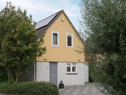Wemeldinge Casa | Holiday Home in Quiet Park with Garden