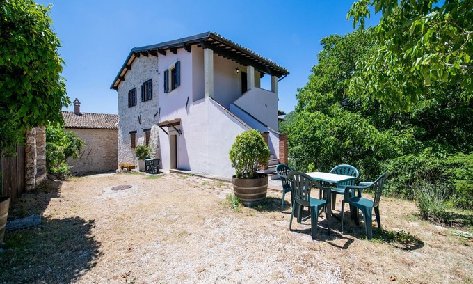 Sellano Casa | Casa en Sellano con Piscina y Terraza Soleada