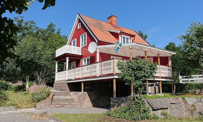 Ankarsrum Casa | Casa de vacaciones en Småland con un bote de remos, kayak y gran terraza, Tjust Skärgård