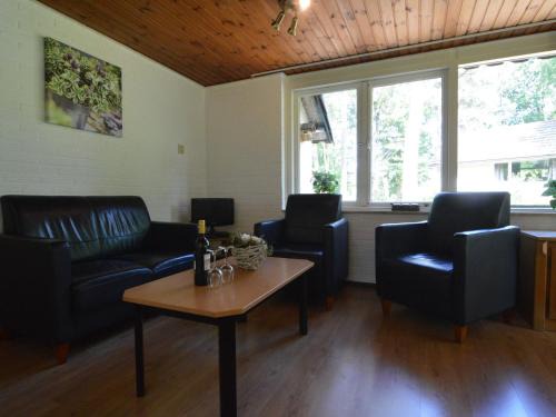 Stramproy Casa | Holiday Home in Stramproy near Nature Reserve