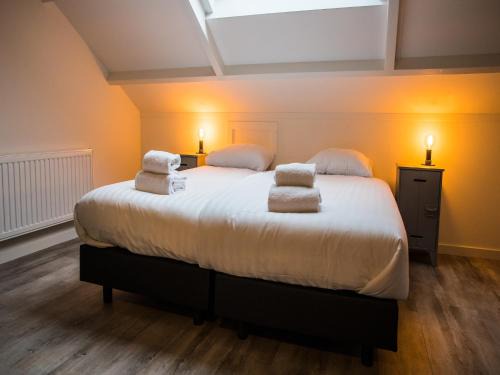 Municipality of Veere Casa | Holiday Home in Vrouwenpolder near Beach, cleaning included