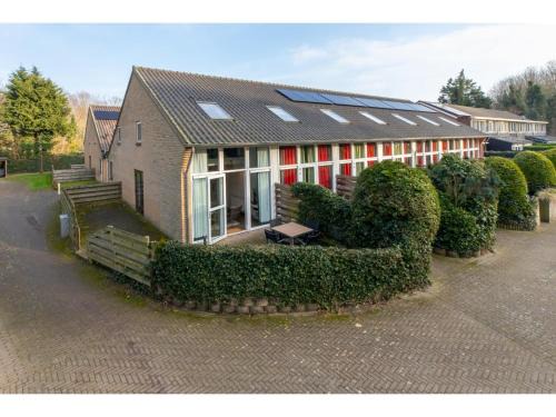 Groot Valkenisse Casa | Holiday Home in Zeeland near the Beach