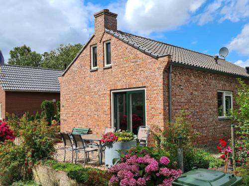 Baarland Casa | Holiday Home in Zeeland near the Beach