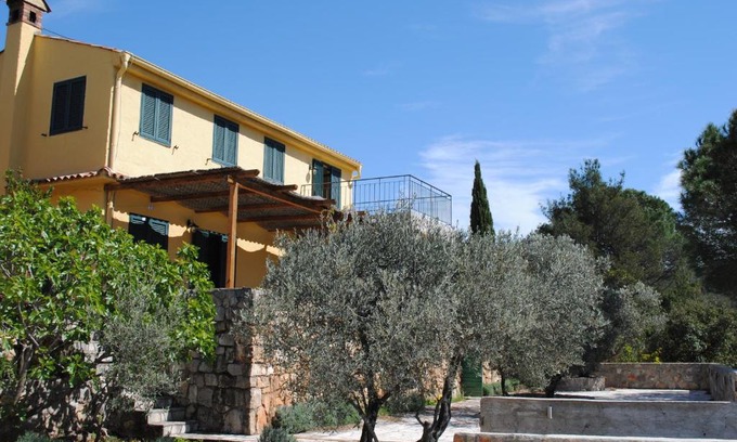 Lustica Casa | Holiday Home Iris