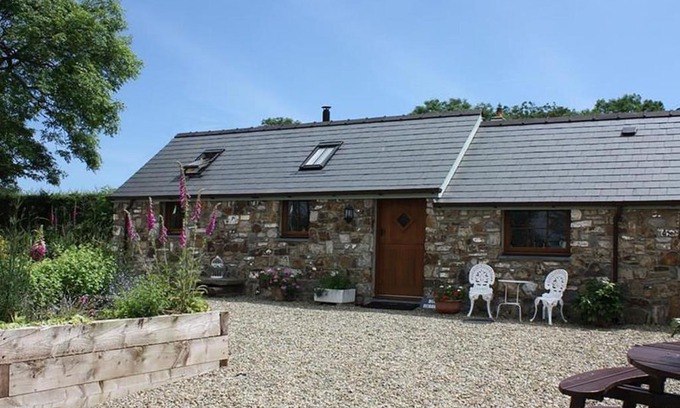 Kilgetty Casa | Holiday Home Ivy by Interhome