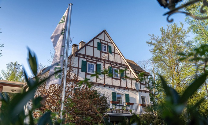 Brilon Casa | Casa de vacaciones 'Jachthuus Mit Anbau' con vistas a la montaña, terraza privada y Wi-Fi