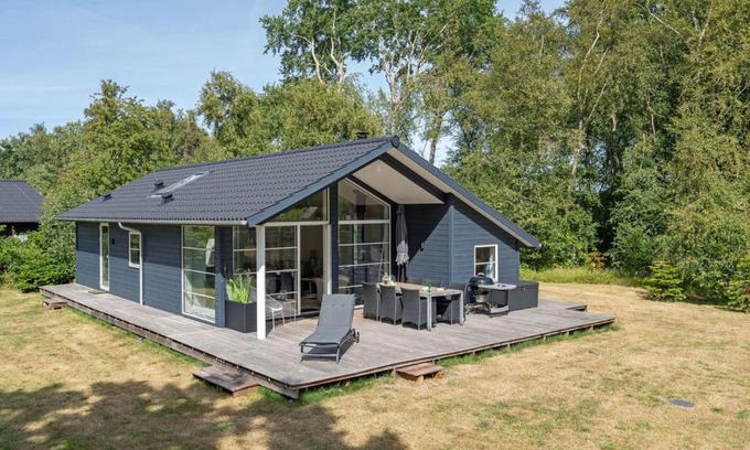 Gedesby Casa | Holiday Home Jelke - 50m from the sea by Interhome