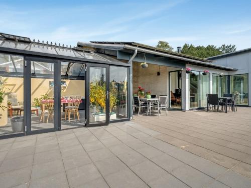 Handrup Strand Casa | Holiday Home Jonce - 800m from the sea by Interhome