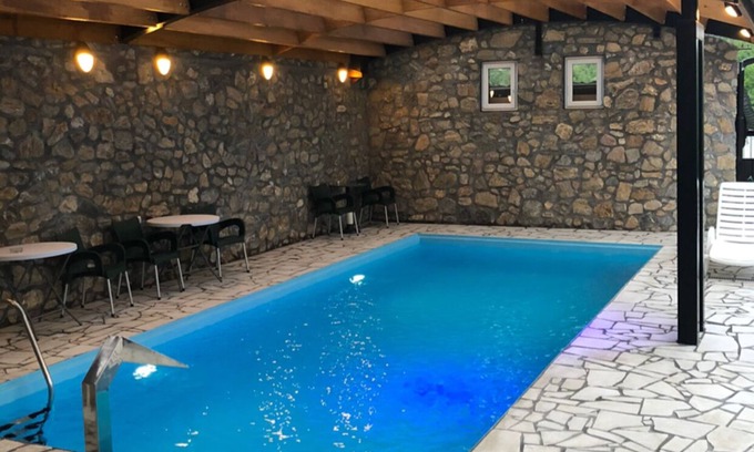 Lezimir Cama Y Desayuno | Holiday Home Karalic