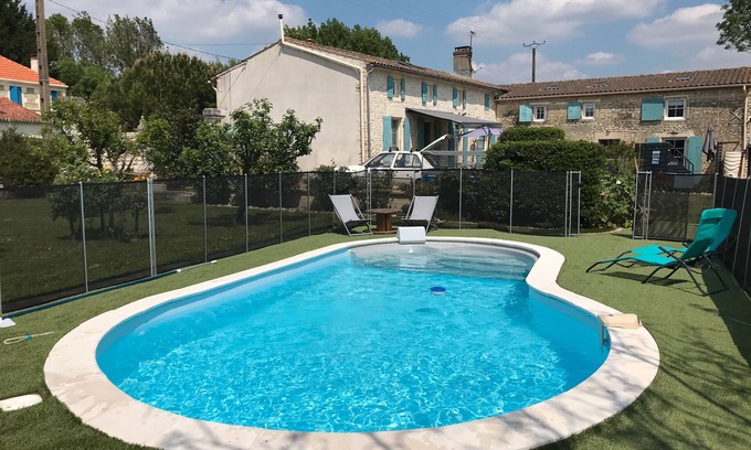 Saint-Crepin Casa | Casa de vacaciones 'L'abricotier' con piscina compartida, Wi-Fi y aire acondicionado