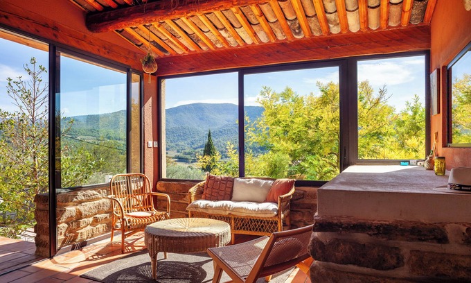 Auriol Casa | Casa de vacaciones 'La Bastide Des Oliviers' con vistas a la montaña, Wi-Fi y aire acondicionado