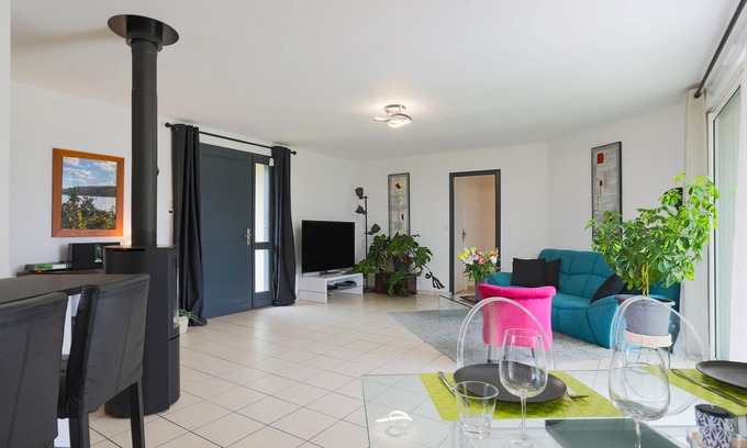 Langoat Casa | Holiday Home 'La Dolce Vita' with Private Terrace, Private Garden and Wi-Fi