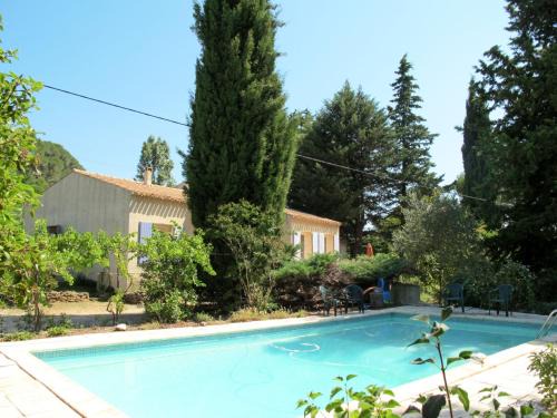 Tresques Casa | Holiday Home La Rouveyrolle by Interhome