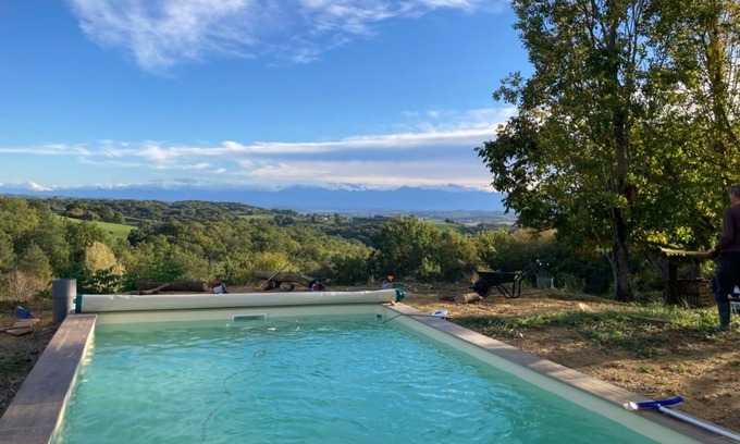Malabat Casa | Casa de vacaciones 'La Toumet' con vistas a la montaña, piscina privada y Wi-Fi