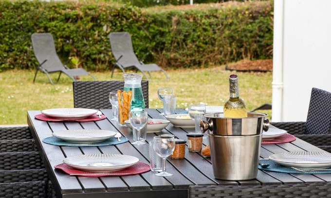 Pornic Casa | Holiday Home La Villa Dorée by Interhome