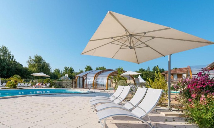 Parentis-en-Born Casa | Holiday Home Les Cottages du Lac M4 Premium by Interhome