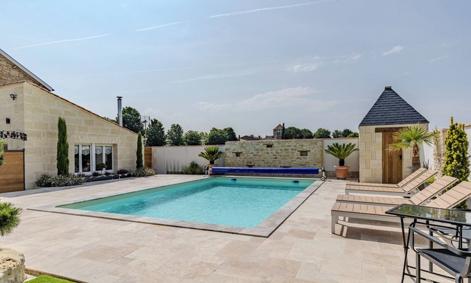 Montagne Casa | Casa de Vacaciones 'Les Marronniers' con Piscina Privada, Terraza Privada y Wi-Fi
