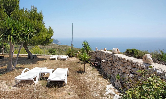 Agia Marina Casa | Casa de vacaciones "Lithahiro Stone House" con terraza privada