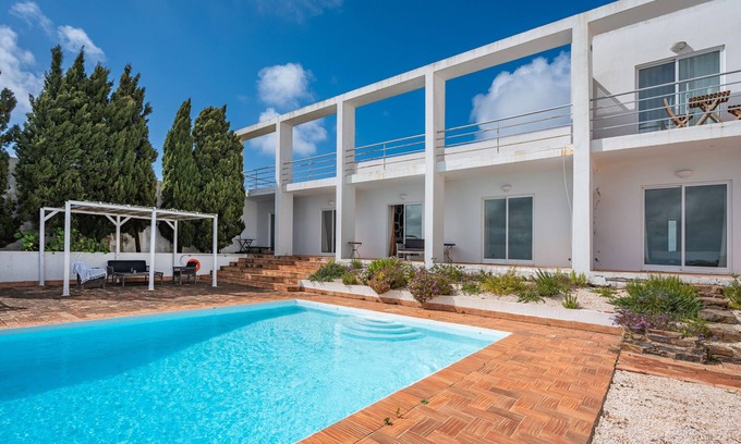 Aljezur Casa | Casa de vacaciones 'Lua' con vistas al mar, piscina compartida y Wi-Fi