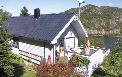 Lyngdal Casa | Holiday Home Lyngdal Lindelia