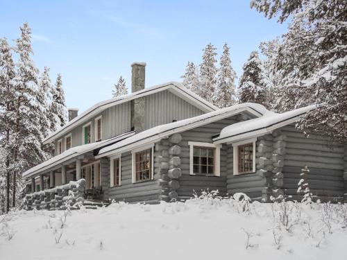 Ruka Casa | Holiday Home Mänty by Interhome