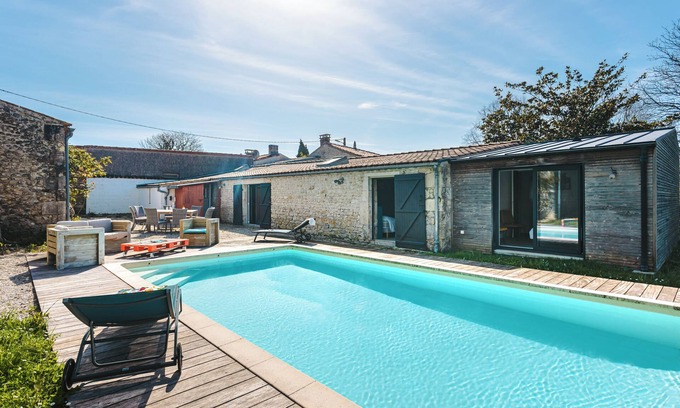 Barzan Casa | Casa de vacaciones 'Magnolia' con piscina privada, terraza privada y Wi-Fi