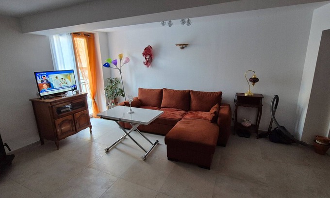 Paulhan Casa | Casa de vacaciones 'Maison De Village' con balcón