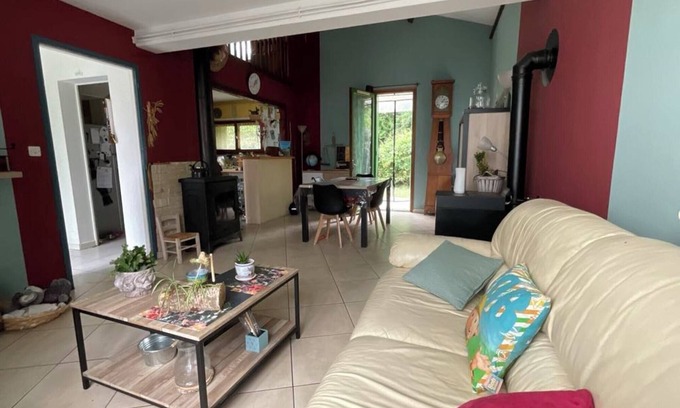 Pradines Casa | Casa de vacaciones 'Maison De Vacances Pradines' con jardín privado