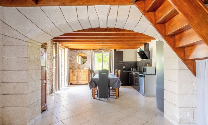 Saint-Herblain Casa | Casa de vacaciones 'Manoir De L'aisnerie Le Pavillon' con terraza privada, jardín privado y Wi-Fi