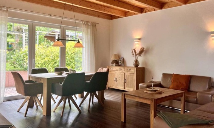 Naumburg Casa | Holiday Home 'Marlen' with Private Terrace, Private Garden and Wi-Fi