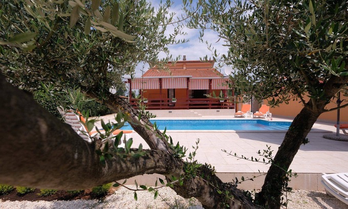 Jadreski Casa | Casa de vacaciones "MARLENA" casa relajante con piscina