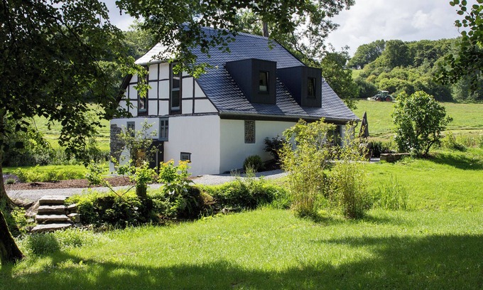 Brilon Casa | Casa de vacaciones 'Michels Mühle - Wieder Land Sehen' con terraza privada, jardín privado y Wi-Fi