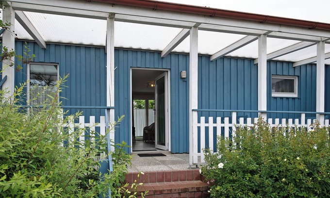 Meschendorf Casa | Casa de vacaciones 'Möve Aba Bungalow 64' con terraza privada, jardín compartido y Wi-Fi
