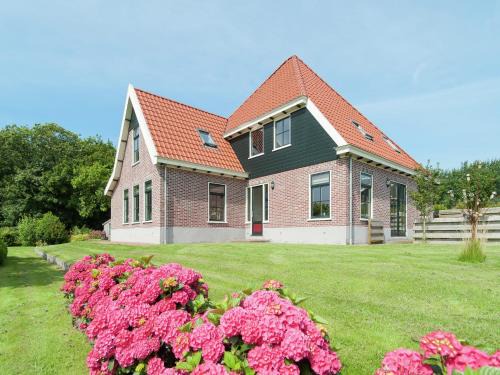 Schagerbrug Casa | Holiday Home near Dutch Coast & Sauna
