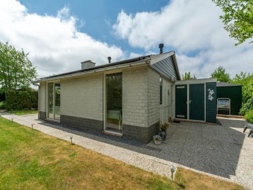 Petten Casa | Holiday Home near Petten Beach with Pool