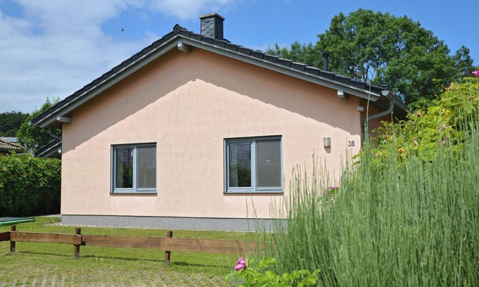 Zierow Casa | Holiday home near the beach with garden