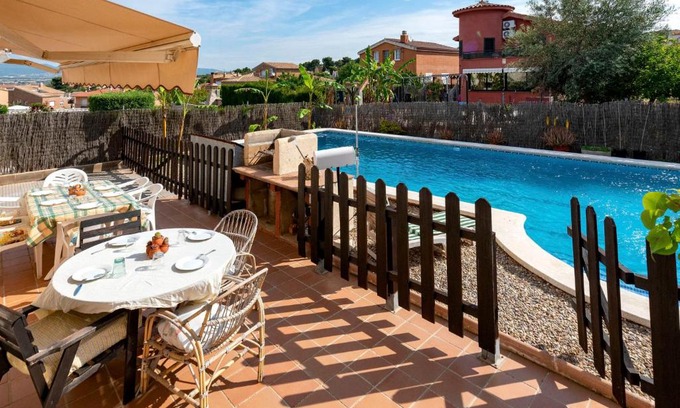 El Vendrell Casa | Holiday Home Oasis by Interhome