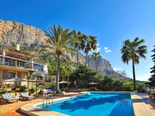 Ermita Casa | Holiday Home Petite Fleur by Interhome