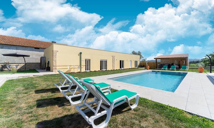 Camparca Casa | Casa en Netos con piscina y sauna